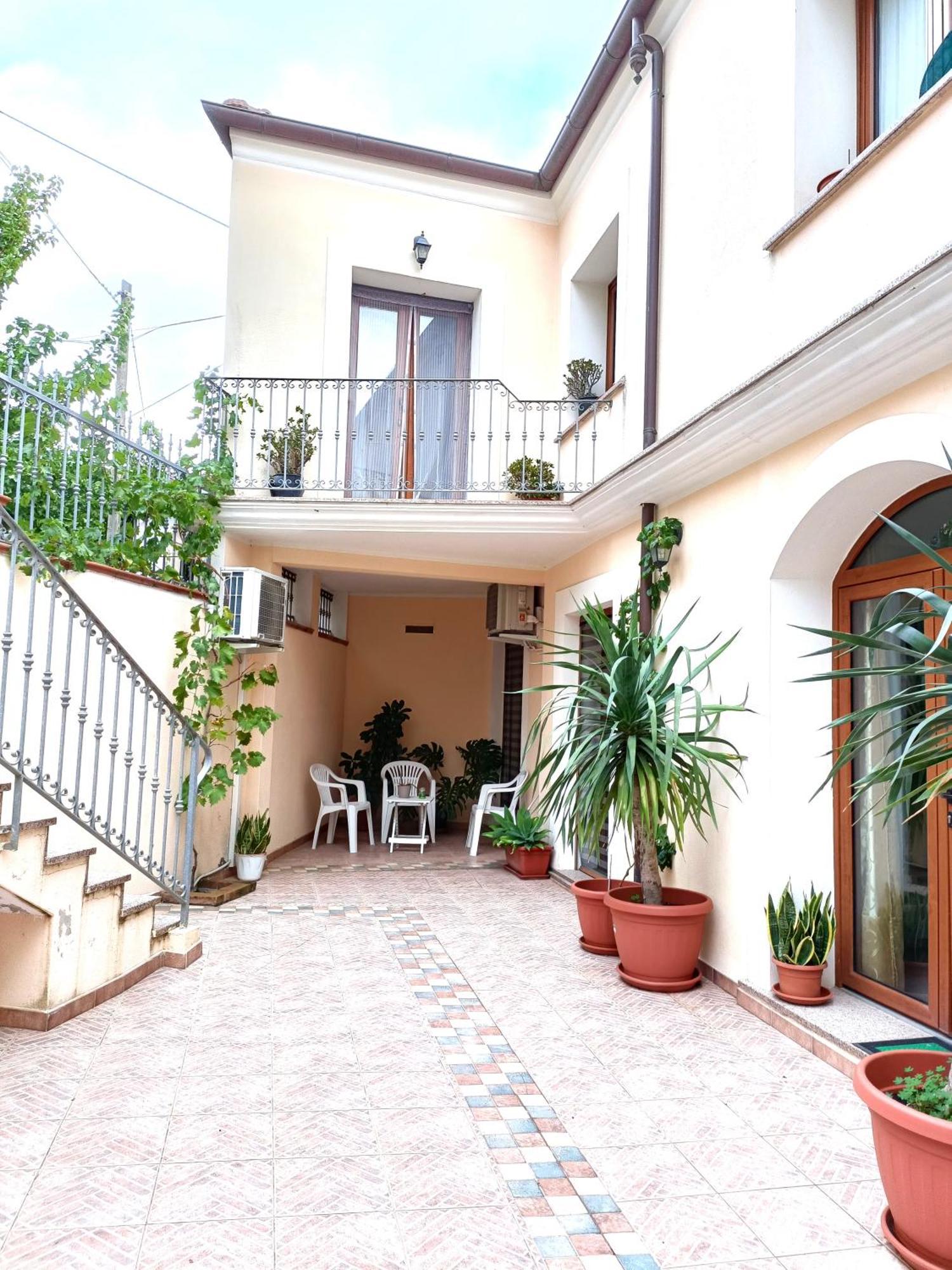 Giarranas House - Apartment With Coutyard Villacidro Exterior photo