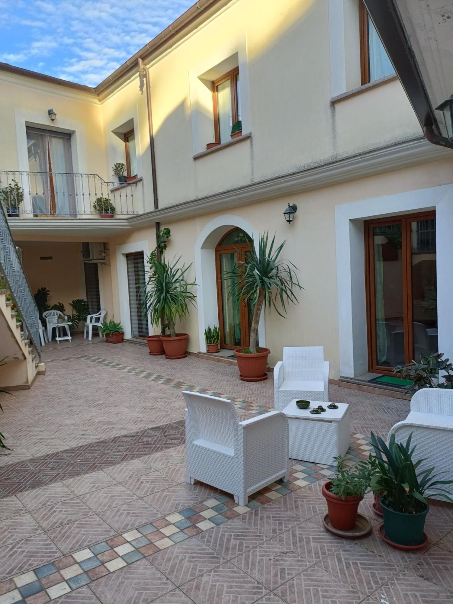 Giarranas House - Apartment With Coutyard Villacidro Exterior photo